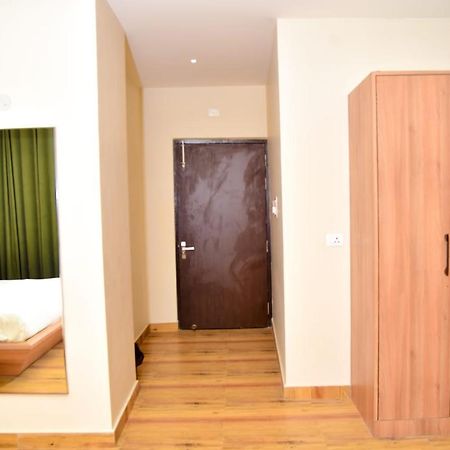Hotel Olive Crown Lakhnau Kültér fotó