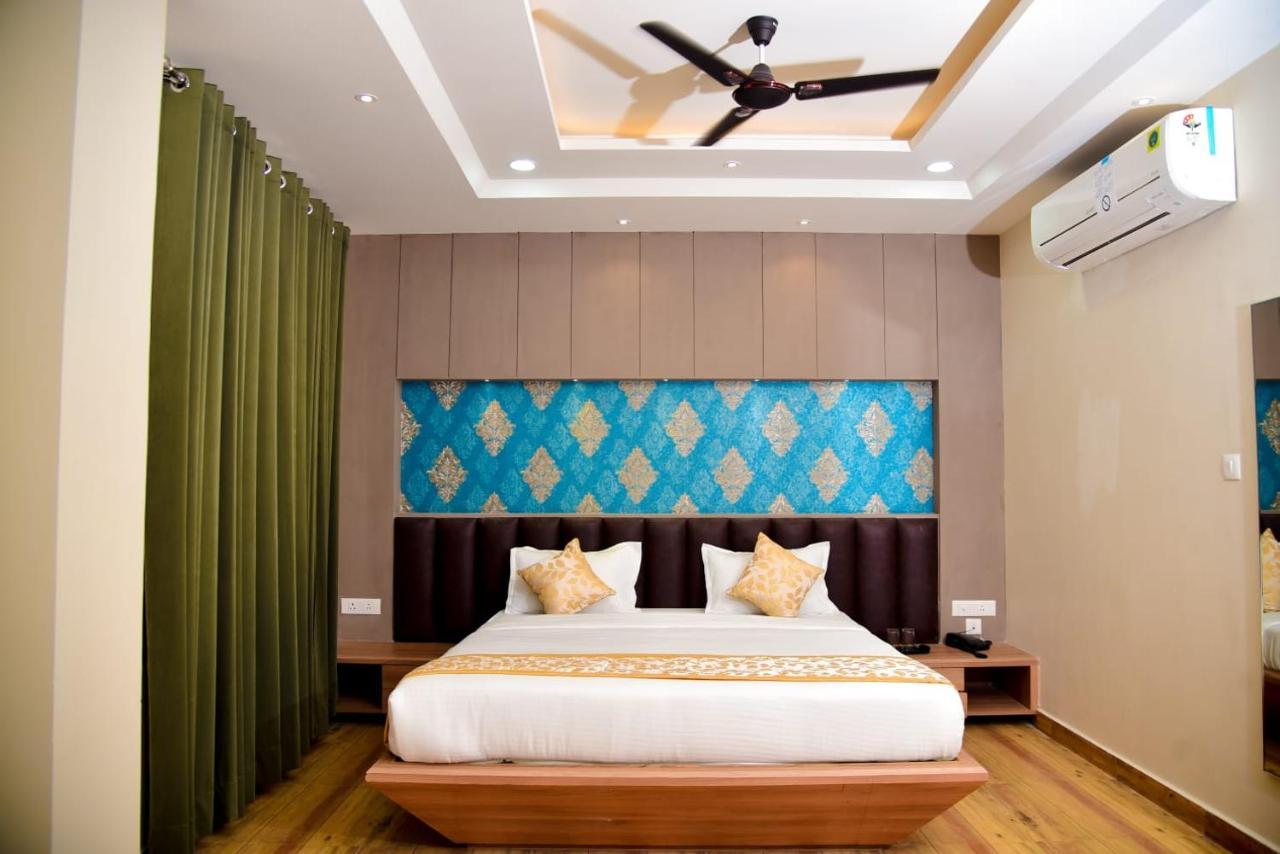 Hotel Olive Crown Lakhnau Kültér fotó