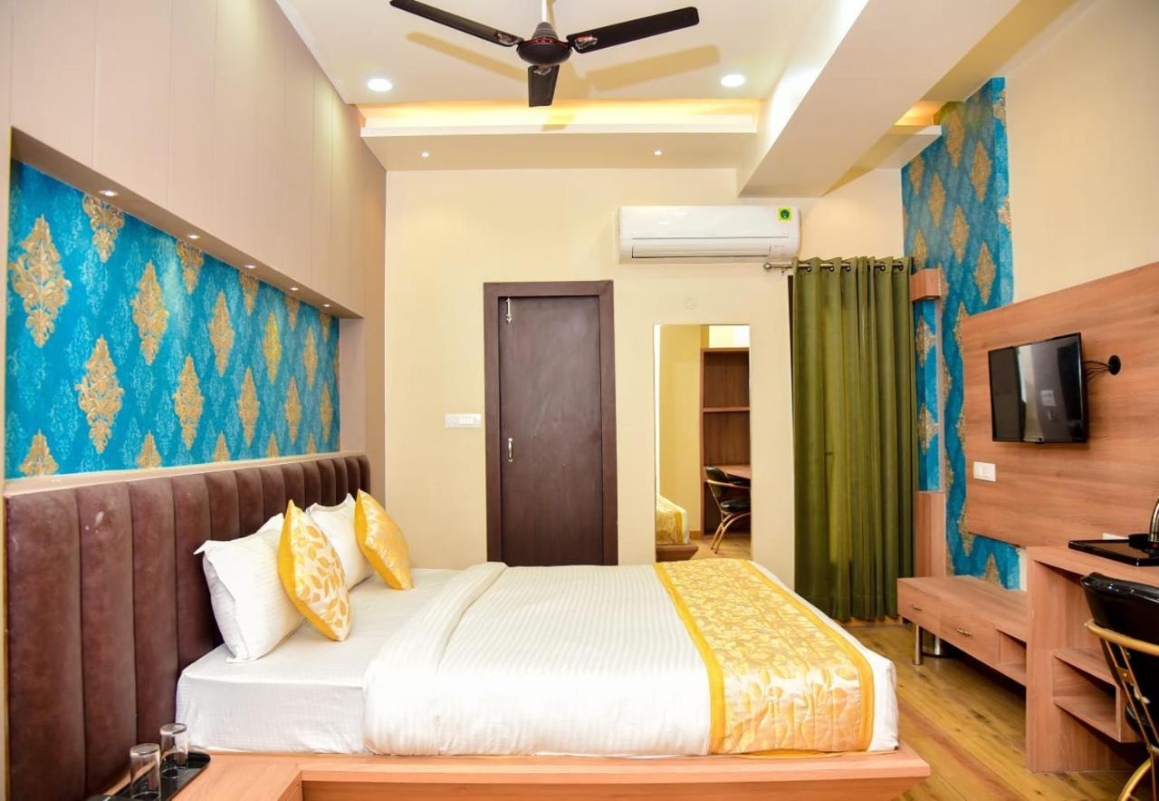 Hotel Olive Crown Lakhnau Kültér fotó