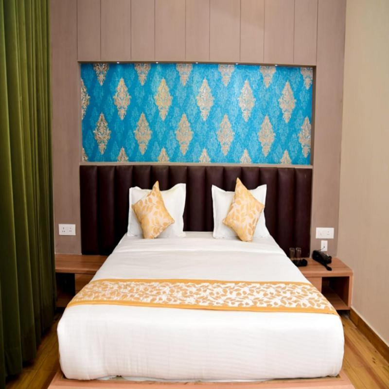 Hotel Olive Crown Lakhnau Kültér fotó