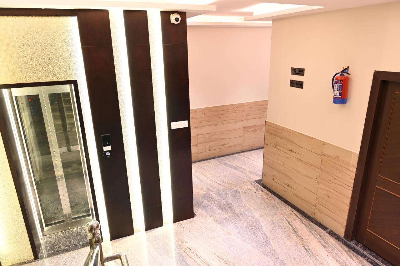 Hotel Olive Crown Lakhnau Kültér fotó