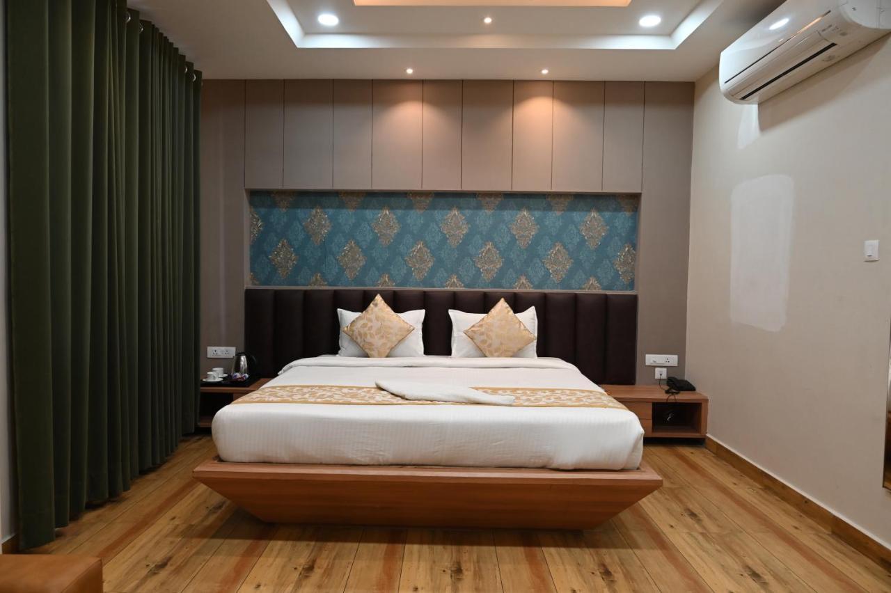 Hotel Olive Crown Lakhnau Kültér fotó